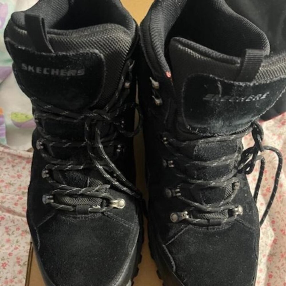 Skechers hiking boots man  size 13